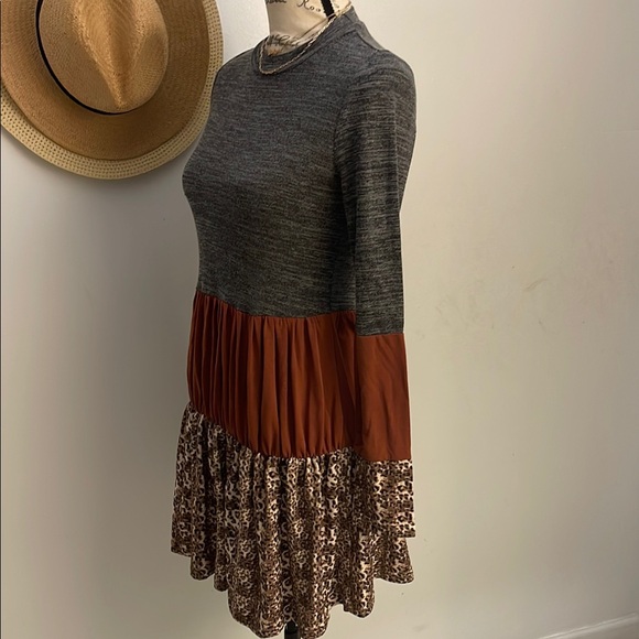Women’s Boutique Gray and Rust Leopard Print Color Block Mini Dress Size Small - Picture 6 of 7